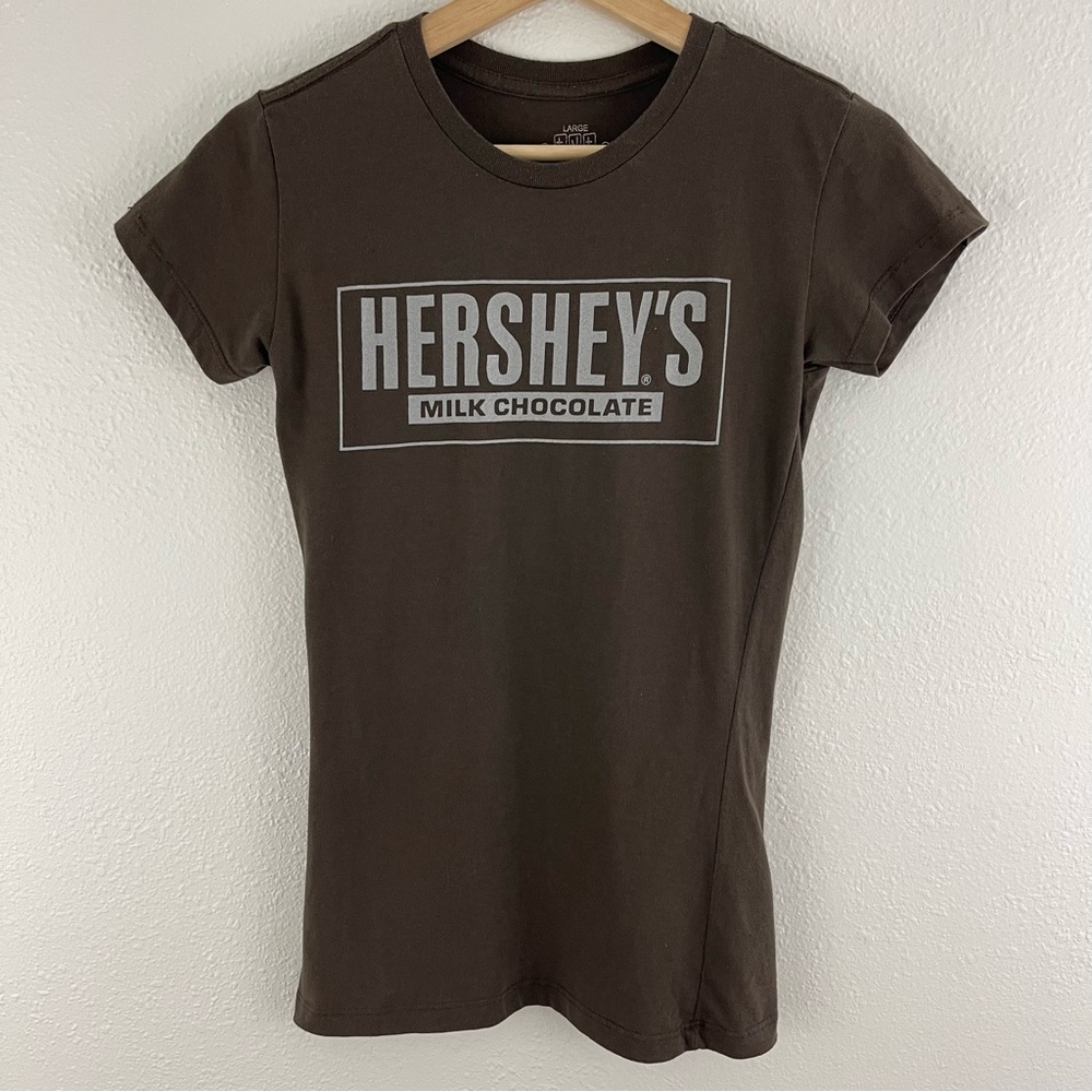 TNT Vintage Y2K Brown Hersheys Milk Chocolate Crewneck Short Sleeve Graphic Tee